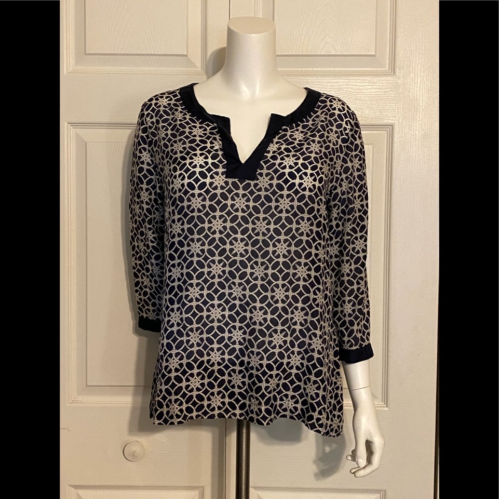 EUC Vineyard Vines Medallion Tunic SZ L Navy/White